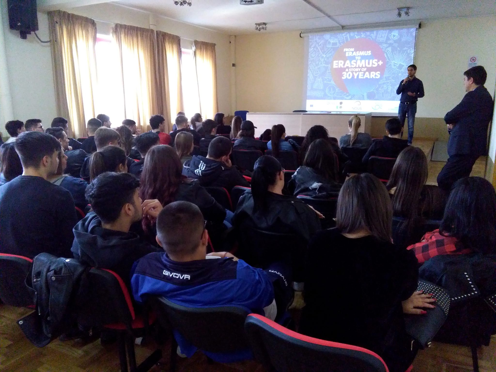Promozione dei progetti Erasmus+ nelle scuole superiori di Napoli